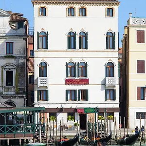 *** Hotel Antiche Figure Italie